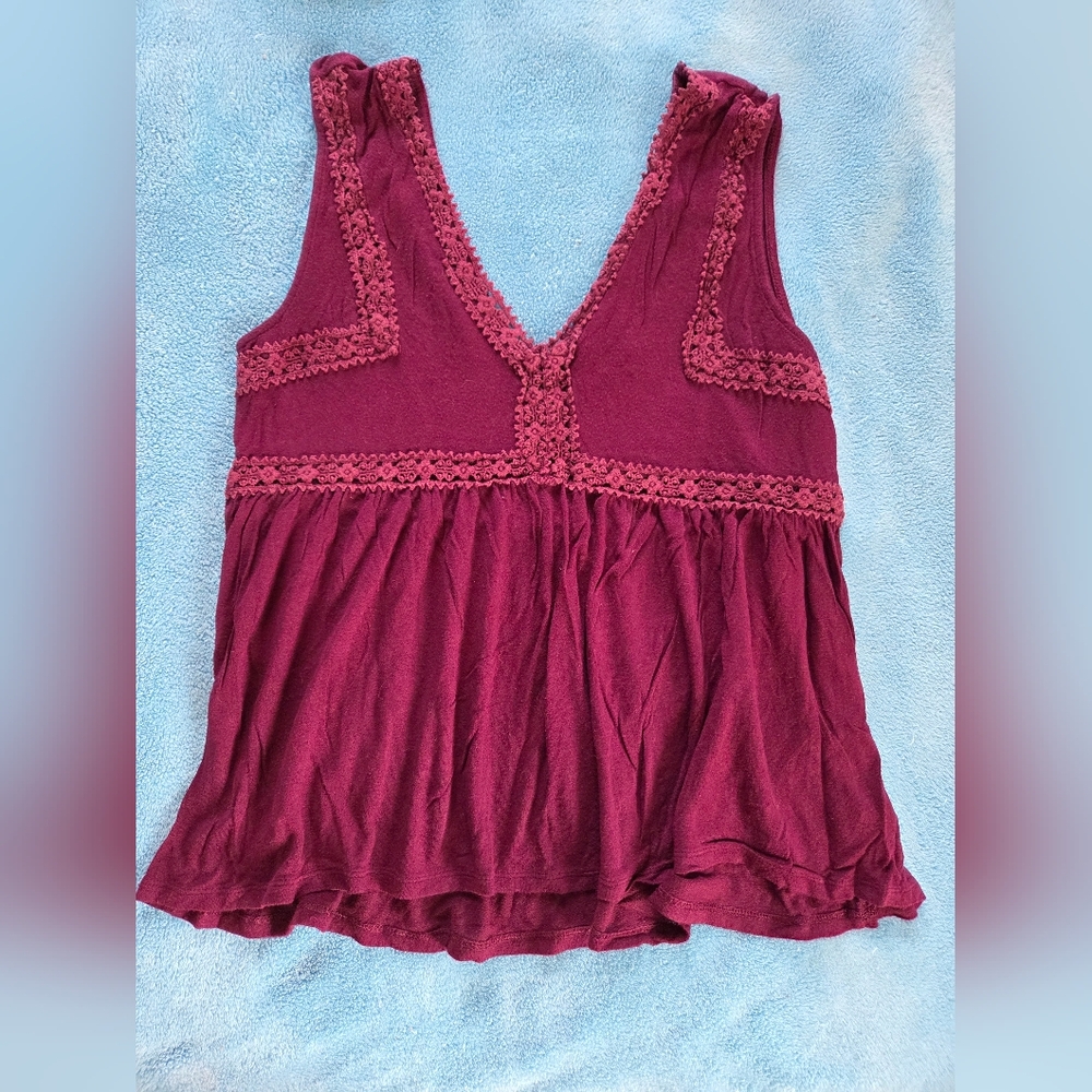 Mudd Sleeveless Lace Trim Top in Deep Burgundy